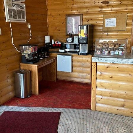 Love Hotels Western Holiday By Oyo At Harlan Lake Ne Alma Eksteriør billede