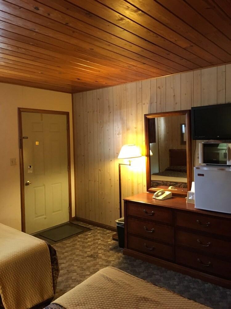 Love Hotels Western Holiday By Oyo At Harlan Lake Ne Alma Eksteriør billede