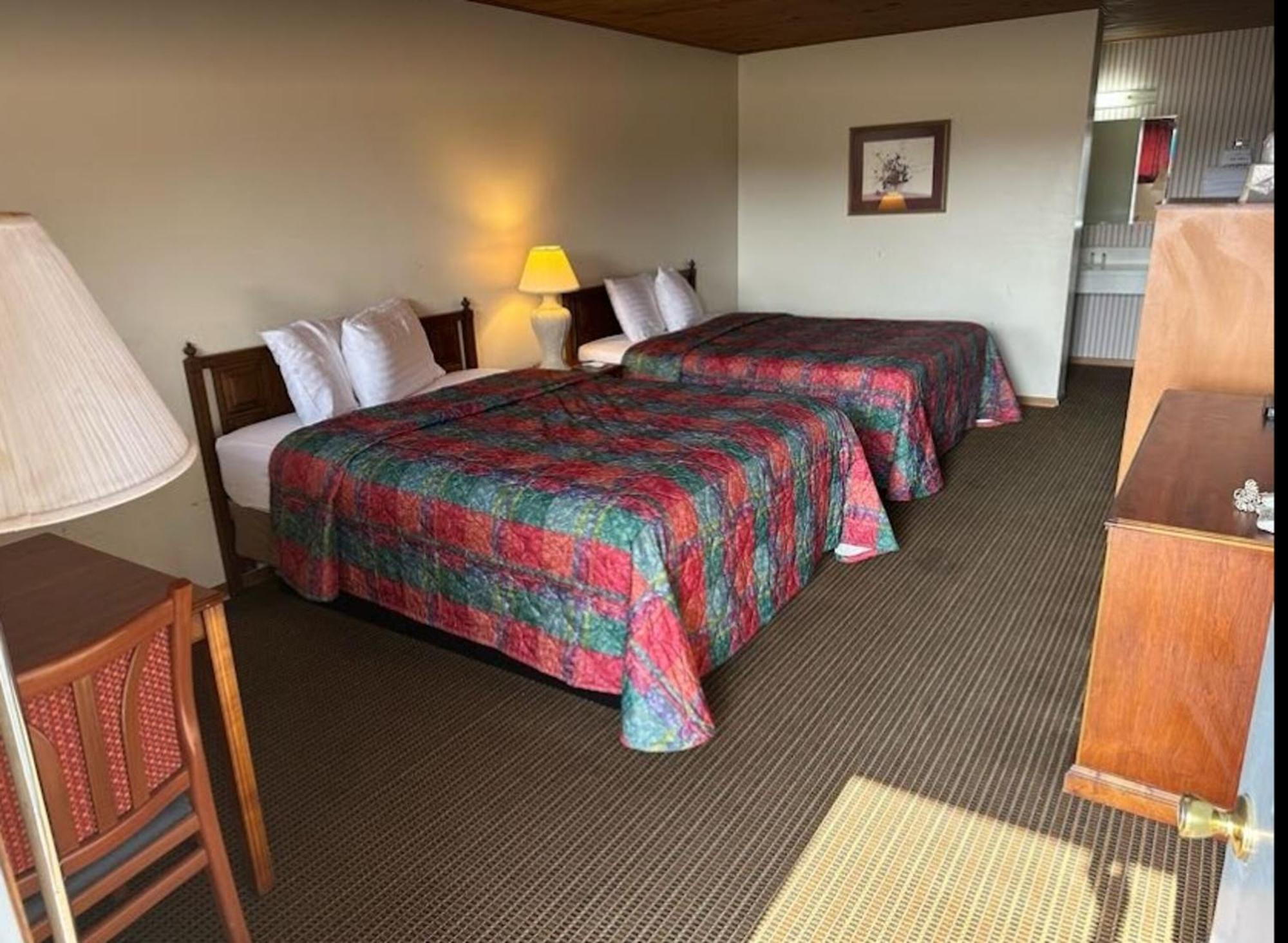 Love Hotels Western Holiday By Oyo At Harlan Lake Ne Alma Eksteriør billede