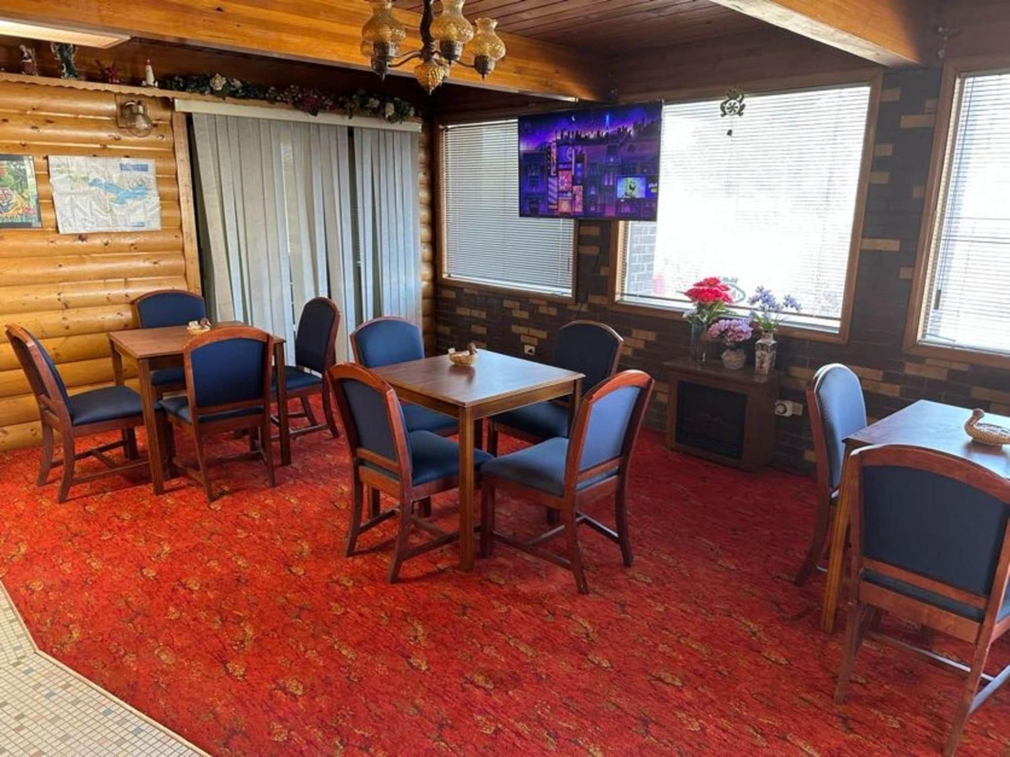 Love Hotels Western Holiday By Oyo At Harlan Lake Ne Alma Eksteriør billede