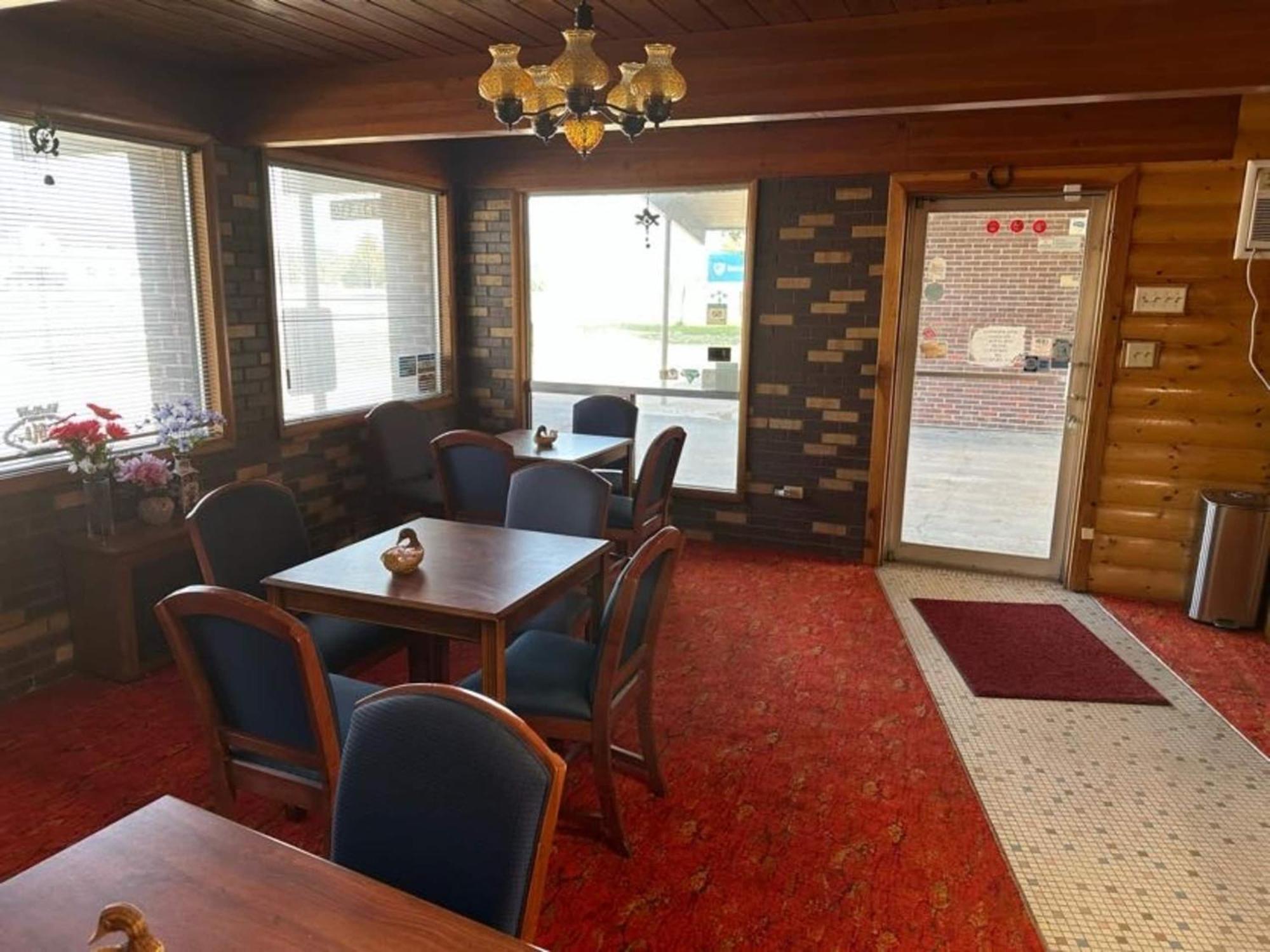 Love Hotels Western Holiday By Oyo At Harlan Lake Ne Alma Eksteriør billede