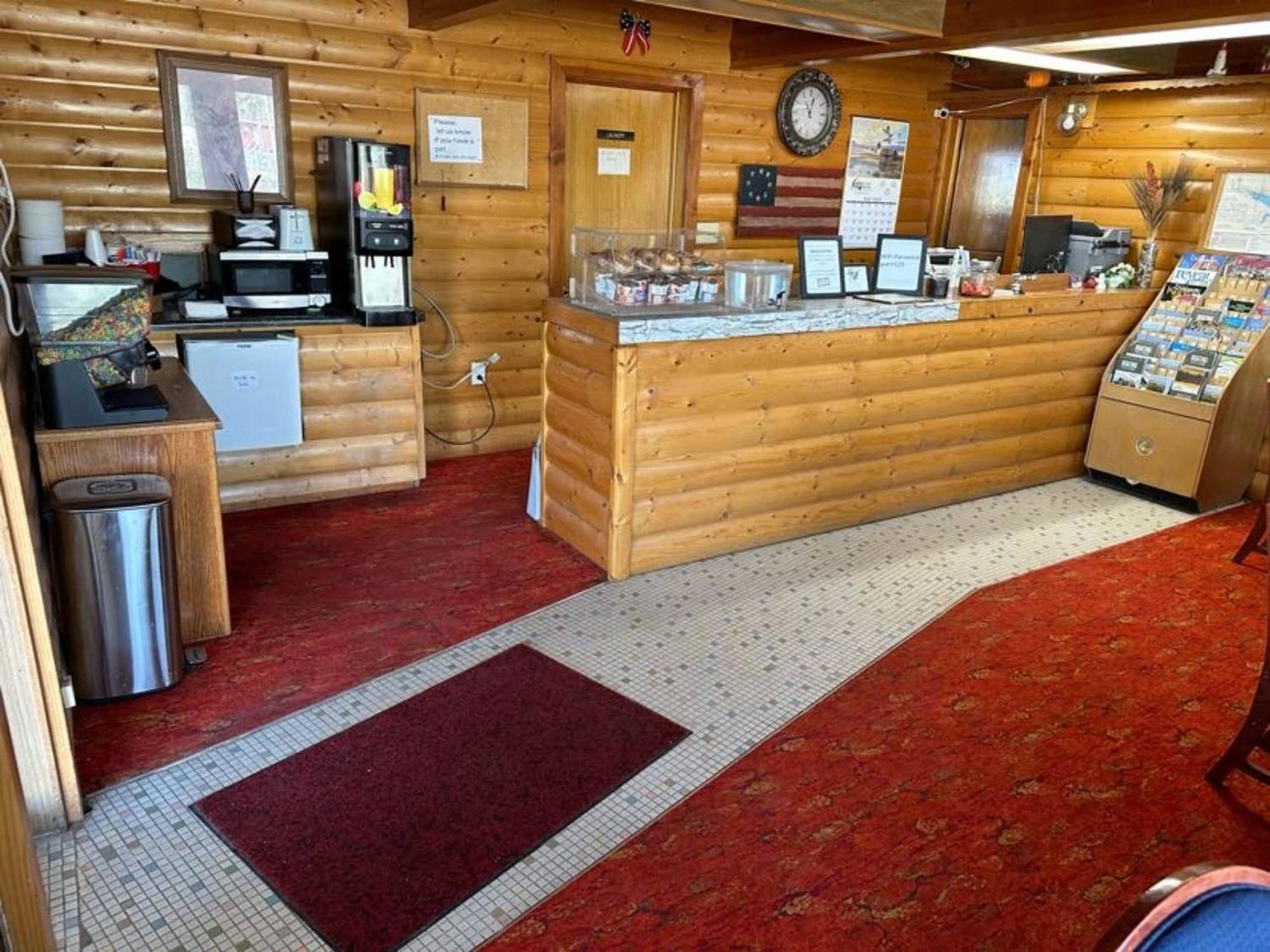 Love Hotels Western Holiday By Oyo At Harlan Lake Ne Alma Eksteriør billede