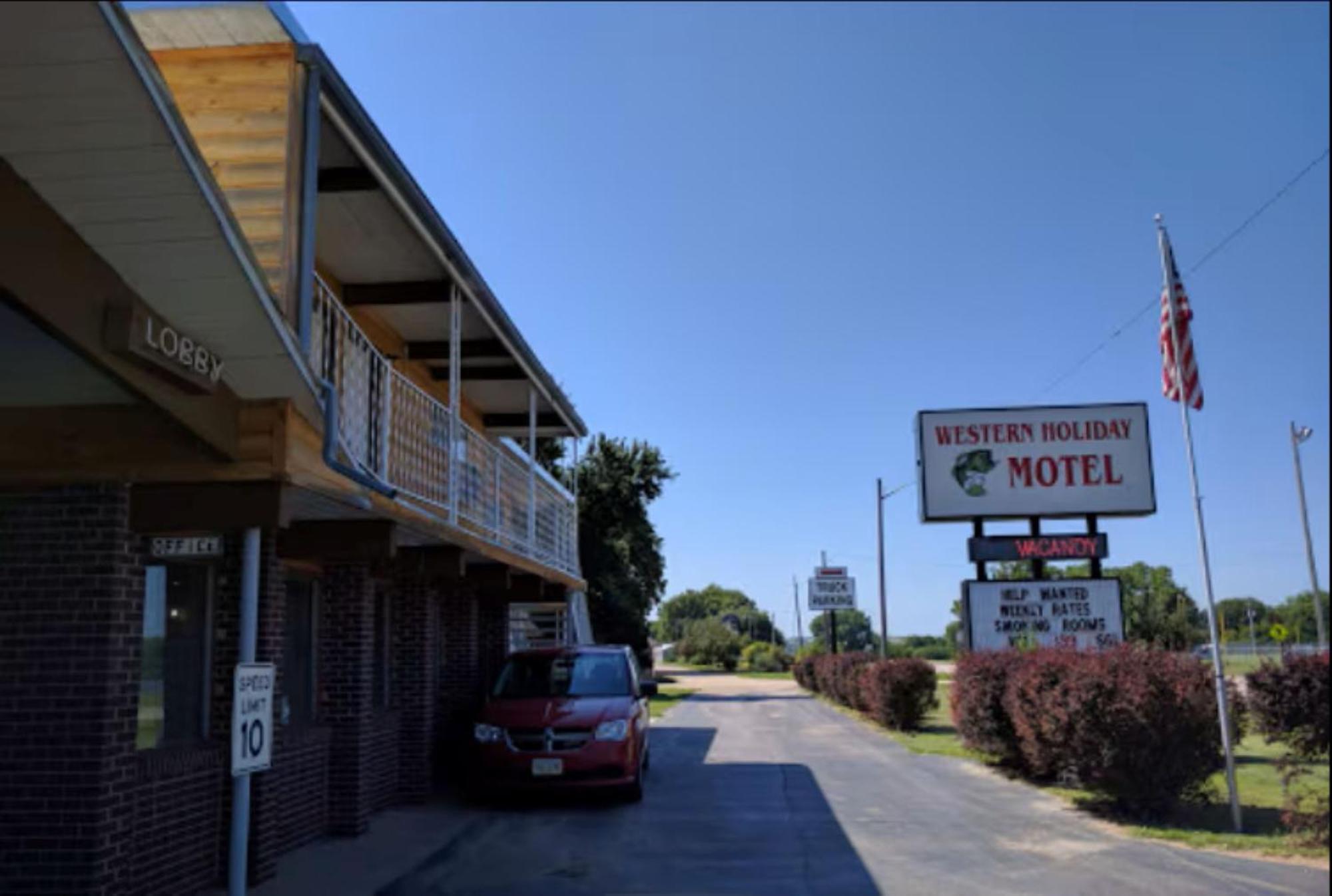 Love Hotels Western Holiday By Oyo At Harlan Lake Ne Alma Eksteriør billede