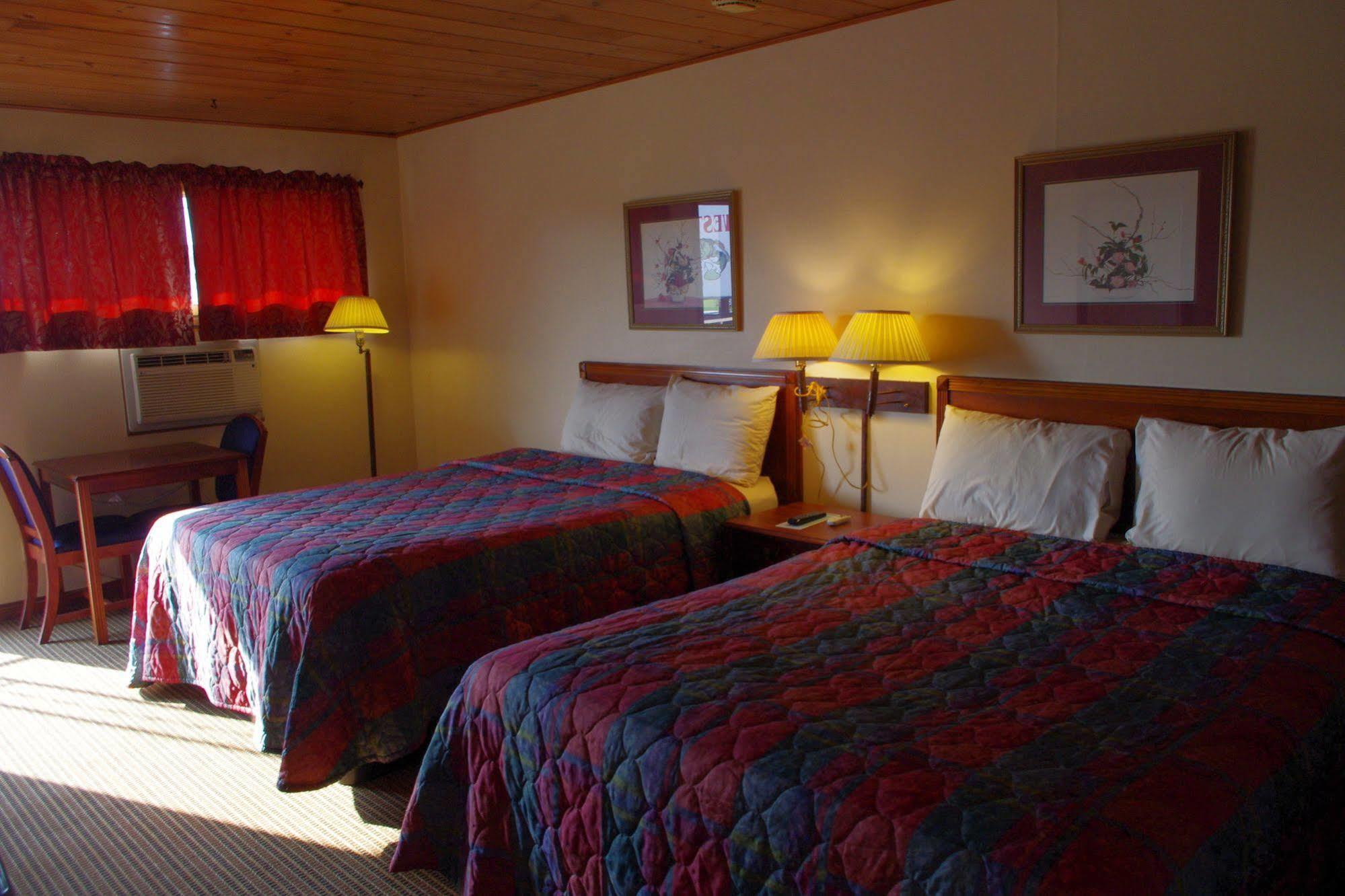 Love Hotels Western Holiday By Oyo At Harlan Lake Ne Alma Eksteriør billede