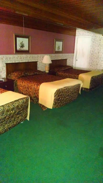 Love Hotels Western Holiday By Oyo At Harlan Lake Ne Alma Eksteriør billede